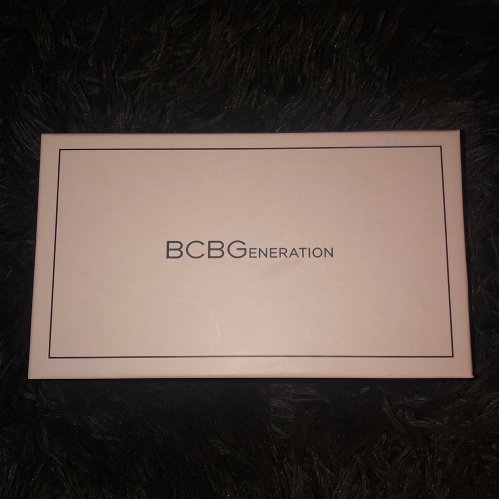 BCBG wristlet wallet